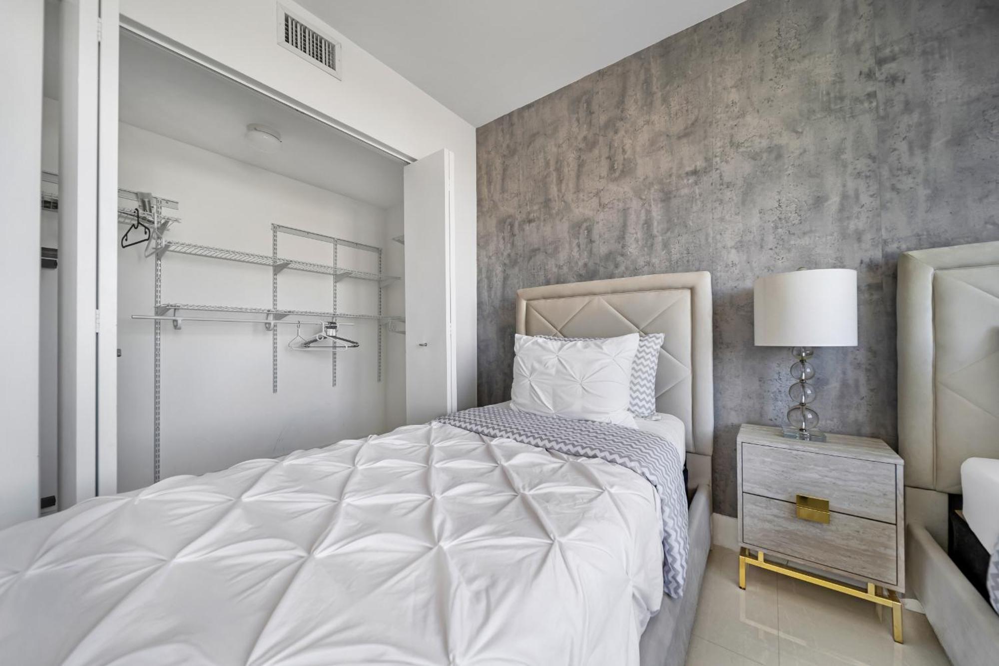 Resort-Style Living With Direct Ocean Views - 3Br Beauty Hallandale Beach Exterior foto